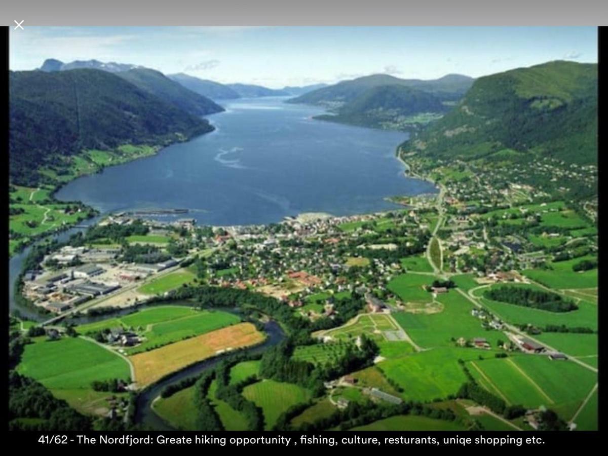 Koselig Landsbyhus I Nordfjord Nordfjordeid